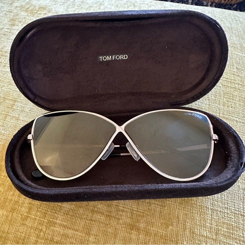🔥 AUTHENTIC Tom Ford Butterfly Sunglasses - Rose Gold Frame 🔥